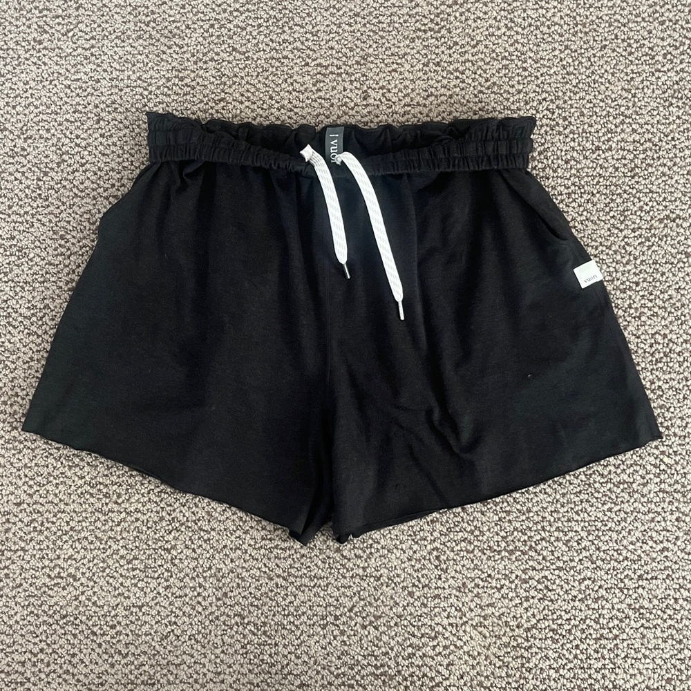 Vuori shorts - Picture 2 of 6